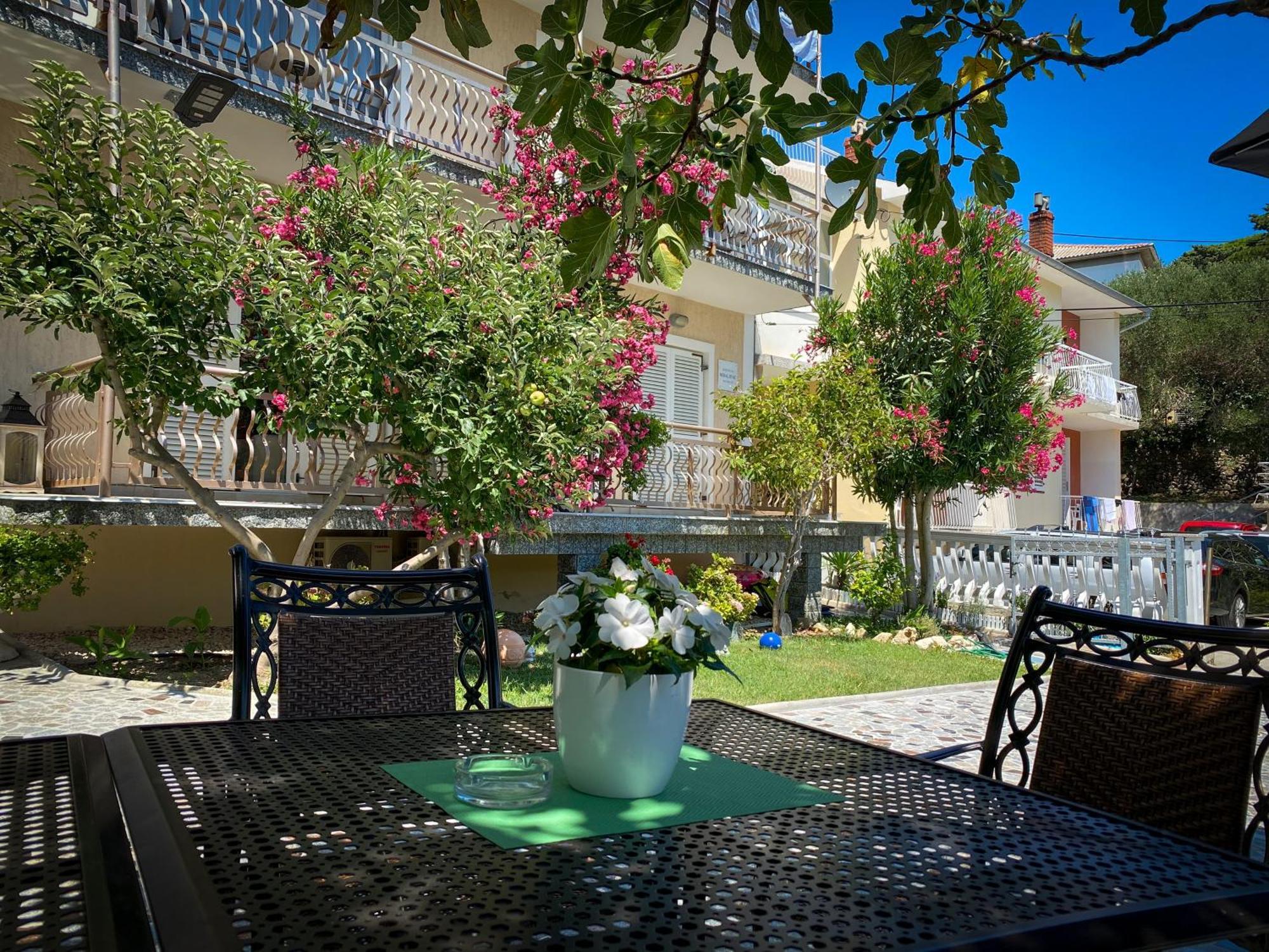 Apartments Happy Island Rab 라브 외부 사진